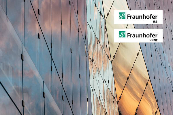 Winkelige Glasfassade in Blau- und Orangetönen | © wal_172619 auf Pixabay